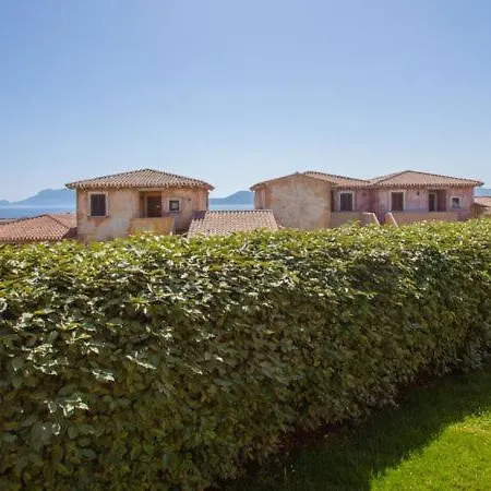 Pittulongu Sleeps 4 Pool Olbia