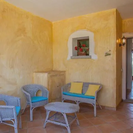 Apartment Pittulongu Sleeps 4 Pool Olbia